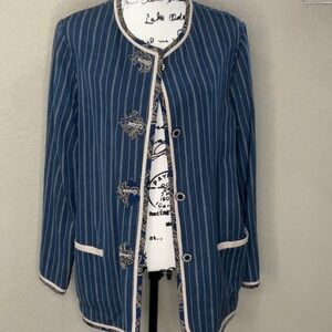 242 - KOOS NWOT Navy Blue Pinstripe Blazer w/ Light Trim Reversible Size Medium